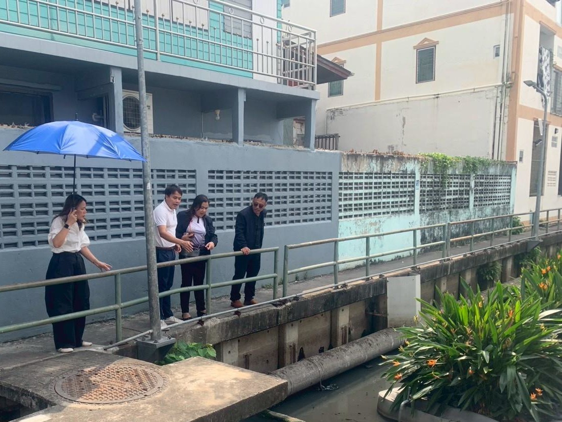 ผู้แทนจากเทศบาลจังหวัดร้อยเอ็ด เยี่ยมชมนวัตกรรมบึงประดิษฐ์บำบัดน้ำเสีย Eco Float ณ คลองยายเท้า กรุงเทพฯ